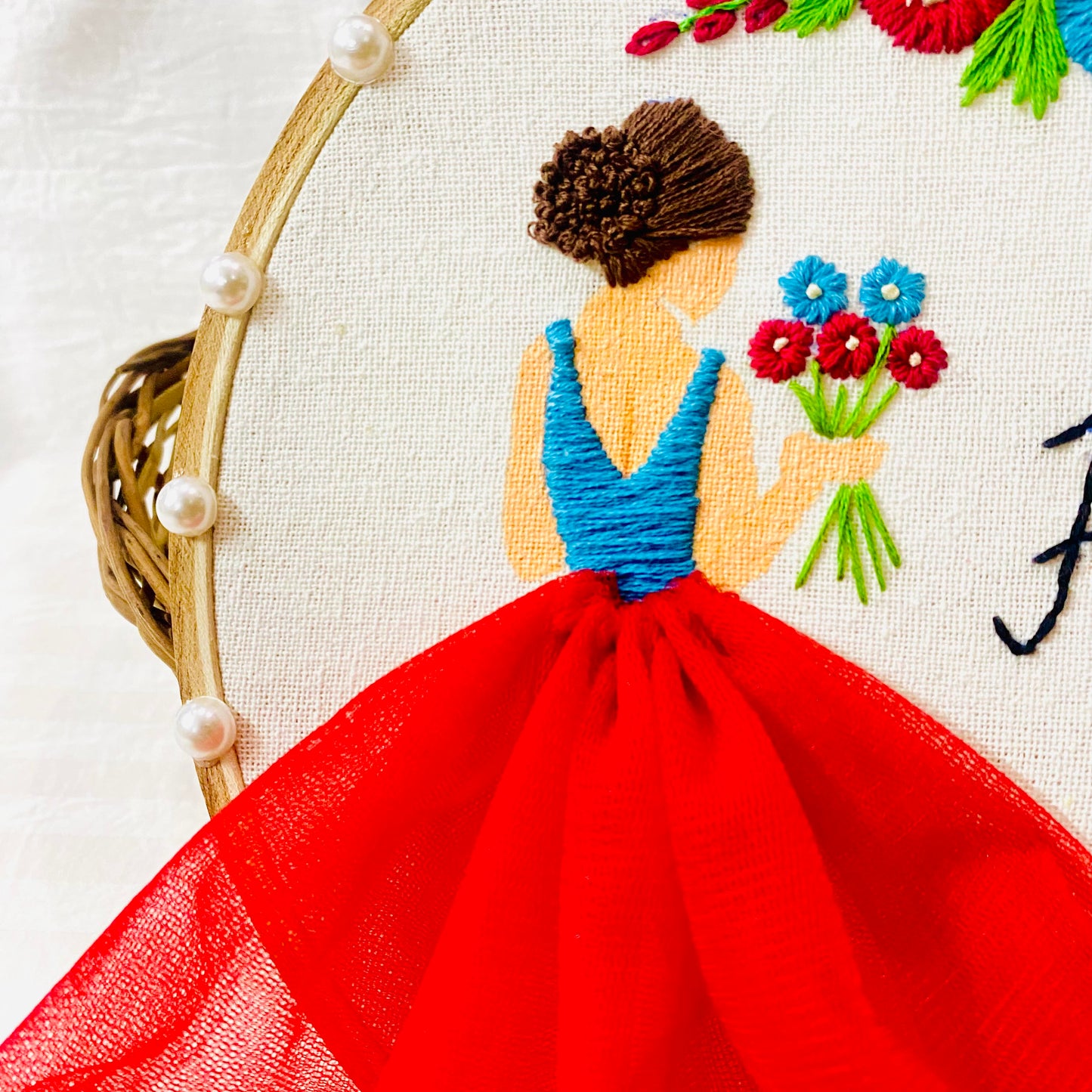 Handmade Wedding Embroidery Hoops - Elegant Décor for Your Special Day (Design 6)